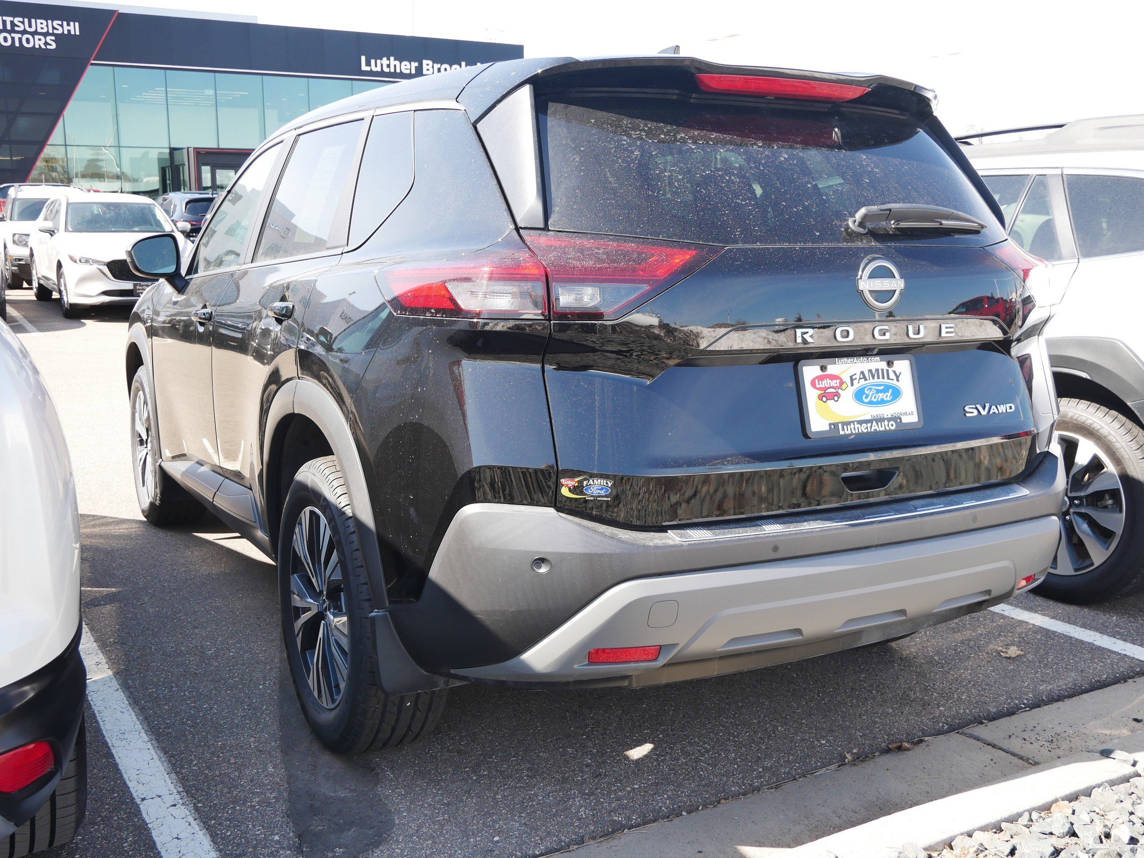 Used 2023 Nissan Rogue SV image 4