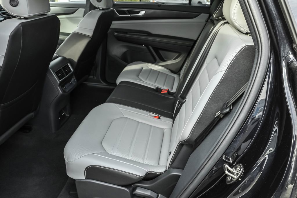 New 2025 Volkswagen Atlas Cross Sport SEL image 33