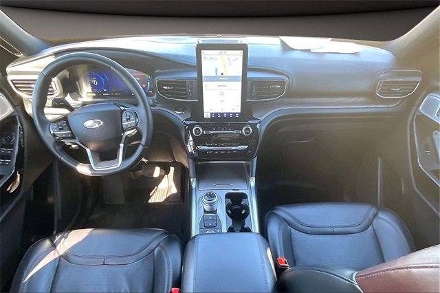 Used 2022 Ford Explorer Platinum w/ Technology Package image 14