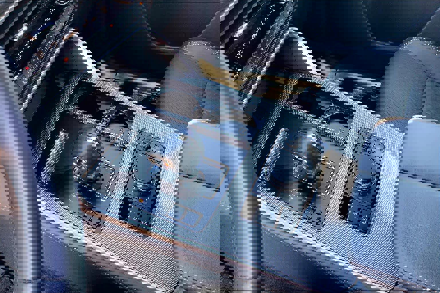 Used 2024 MAZDA CX-90 3.3 Turbo w/ Premium Package image 16