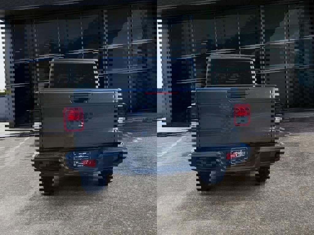 New 2025 Jeep Gladiator Sport image 6