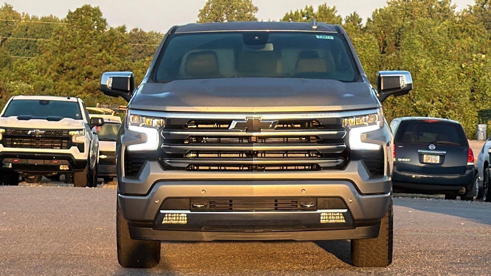New 2026 Chevrolet Silverado 1500 High Country w/ Z71 Off-Road Package AWD/4WD image 2