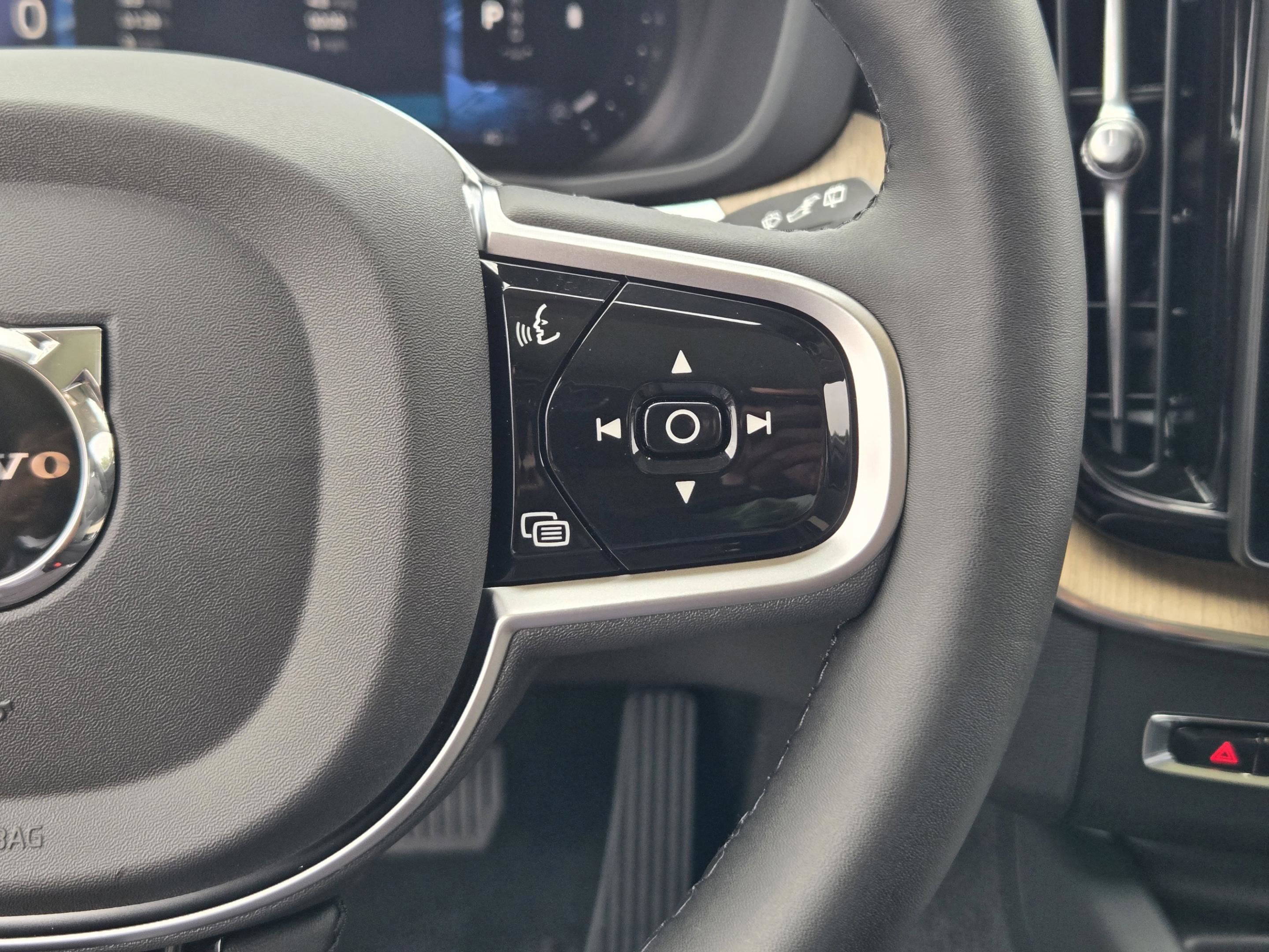New 2026 Volvo XC60 B5 Ultra w/ Climate Package AWD/4WD image 24
