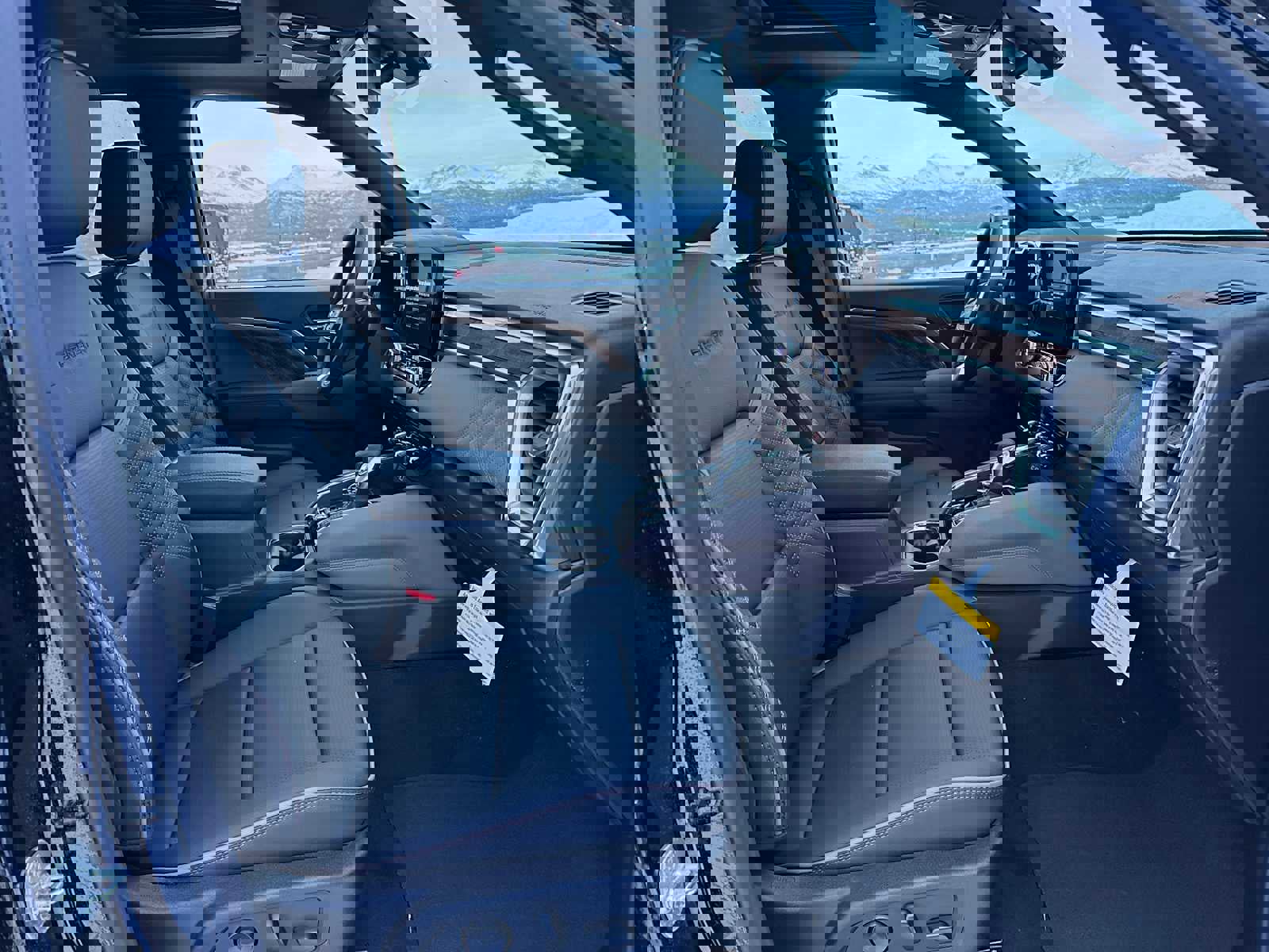 New 2026 GMC Canyon Denali image 10