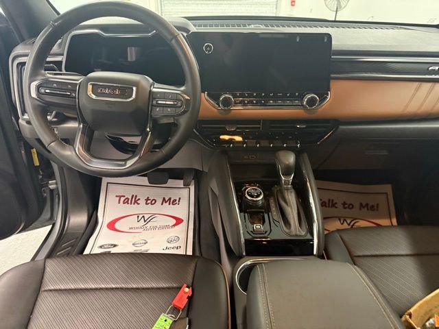 Used 2024 GMC Canyon AT4 w/ AT4 Premium Package image 17