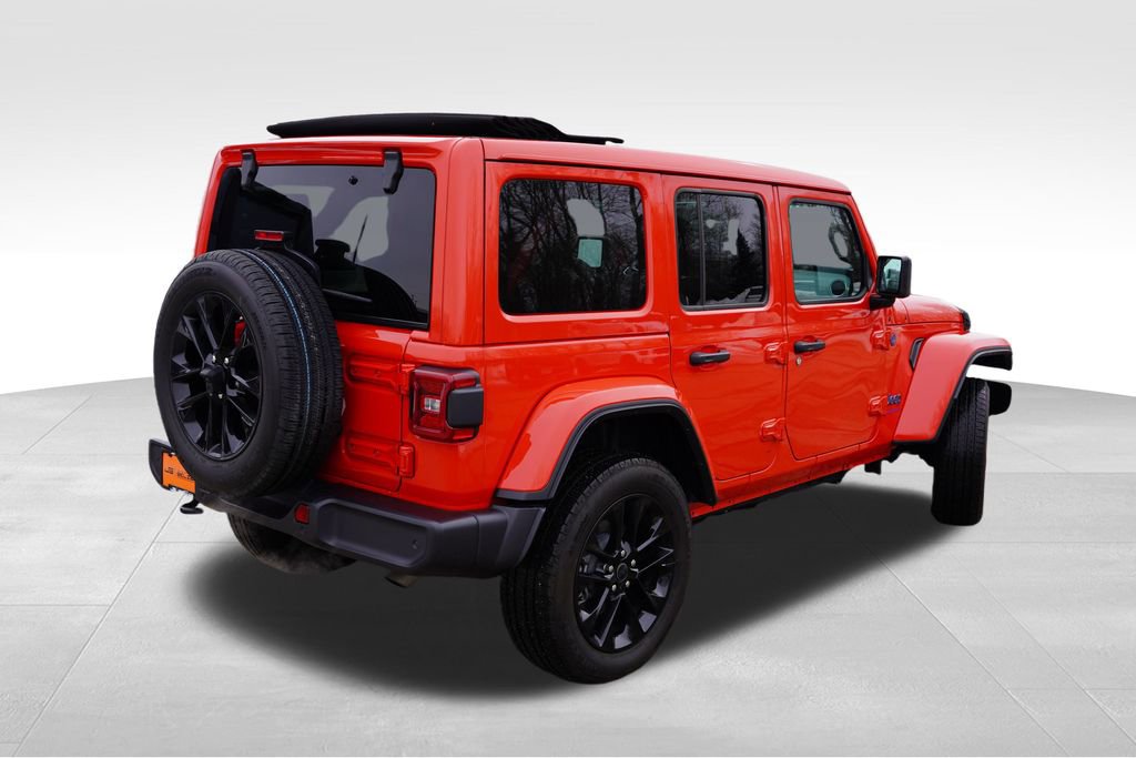 Certified 2025 Jeep Wrangler Unlimited Sahara w/ Safety Group image 5