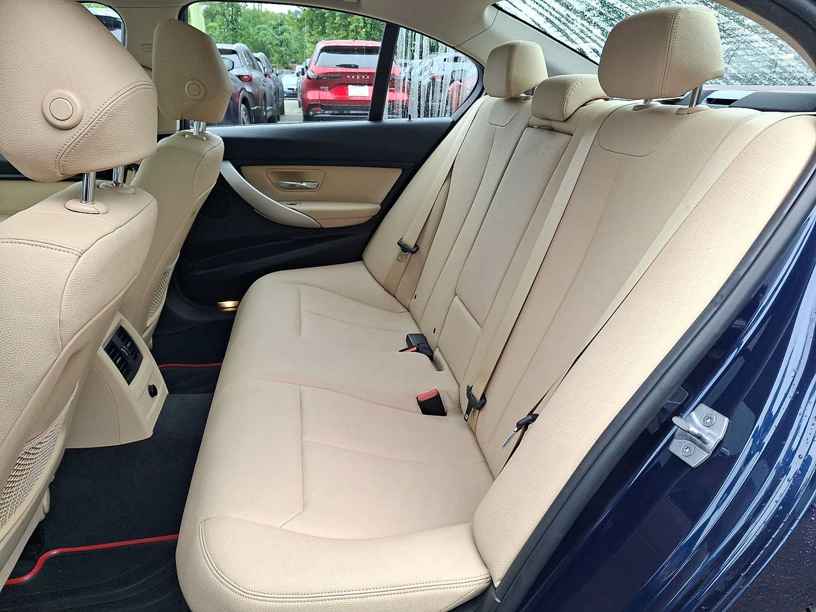 Used 2018 BMW 320i xDrive Sedan AWD/4WD image 8