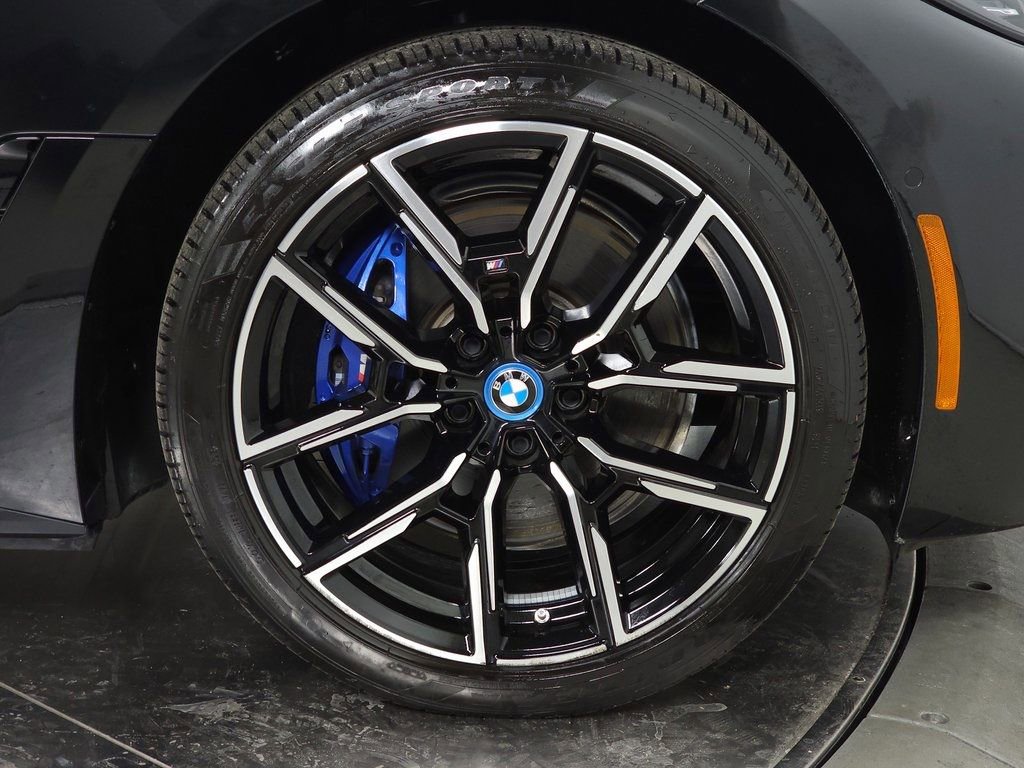 Used 2024 BMW i4 xDrive40i w/ M Sport Package image 12