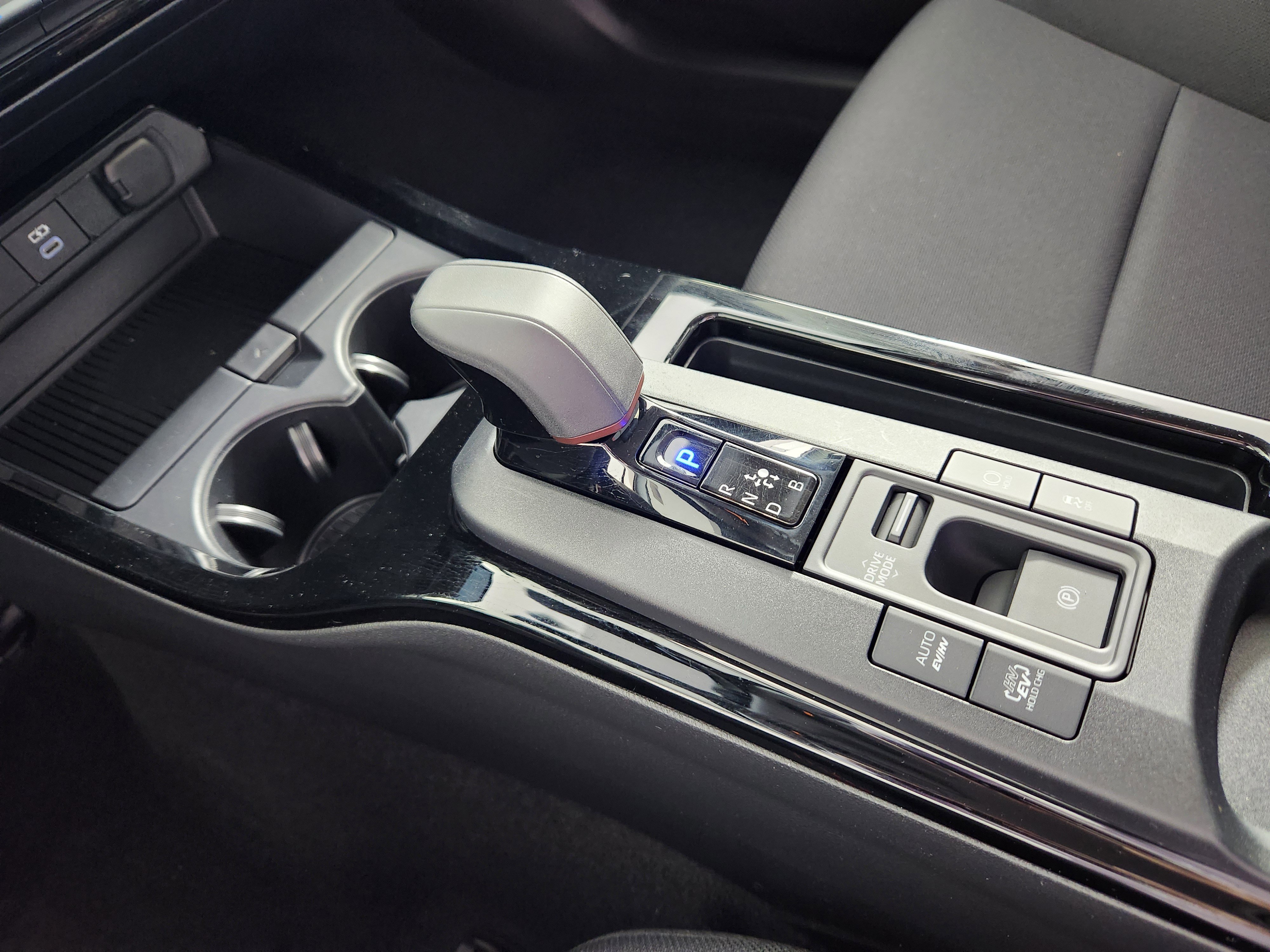 Used 2025 Toyota Prius Plug-In Hybrid image 25