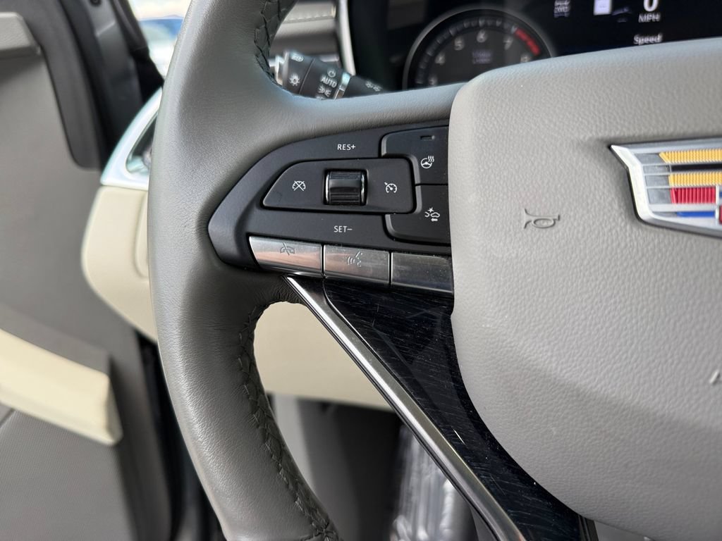 Used 2025 Cadillac XT6 Premium Luxury w/ Technology Package AWD/4WD image 24