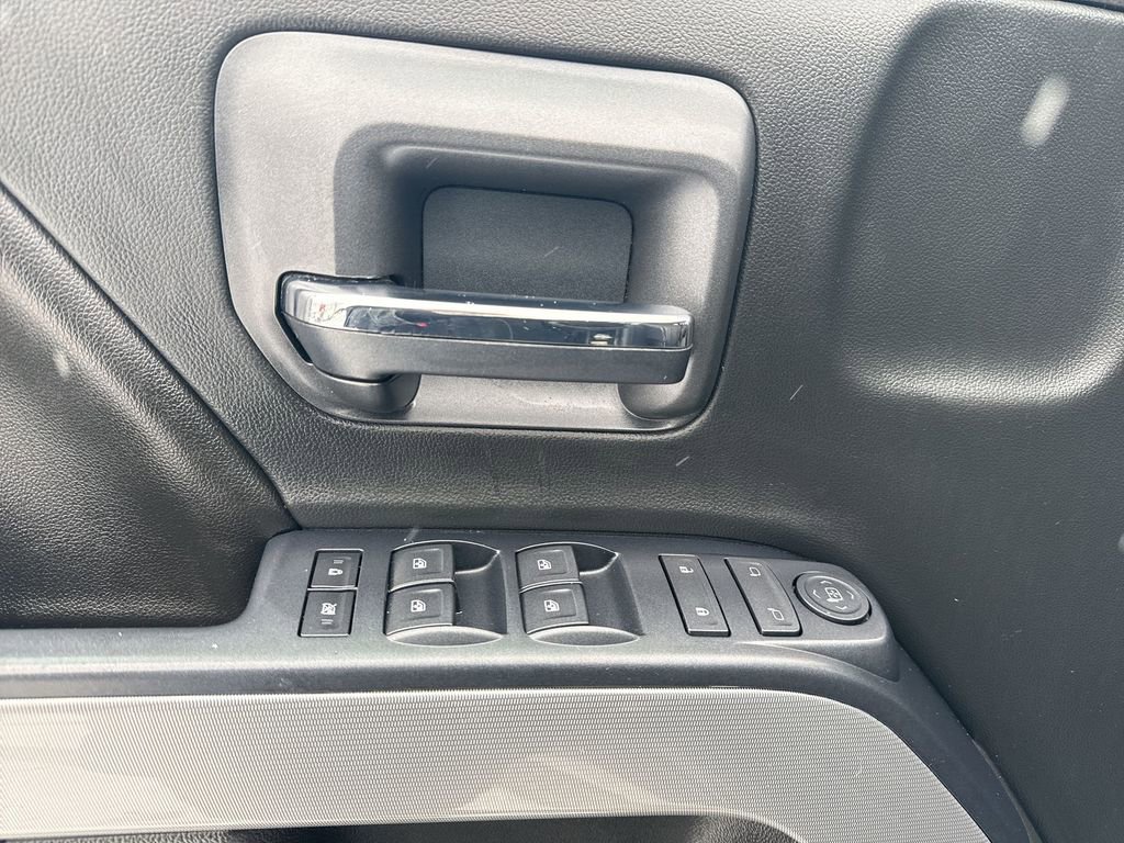 Used 2017 Chevrolet Silverado 1500 LT w/ Midnight Edition image 15