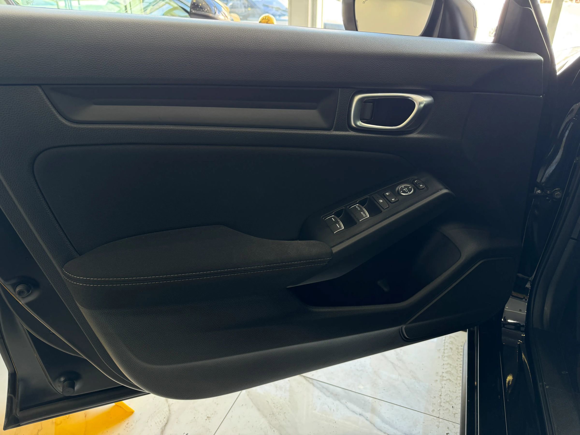 Used 2025 Honda Civic Sport image 11