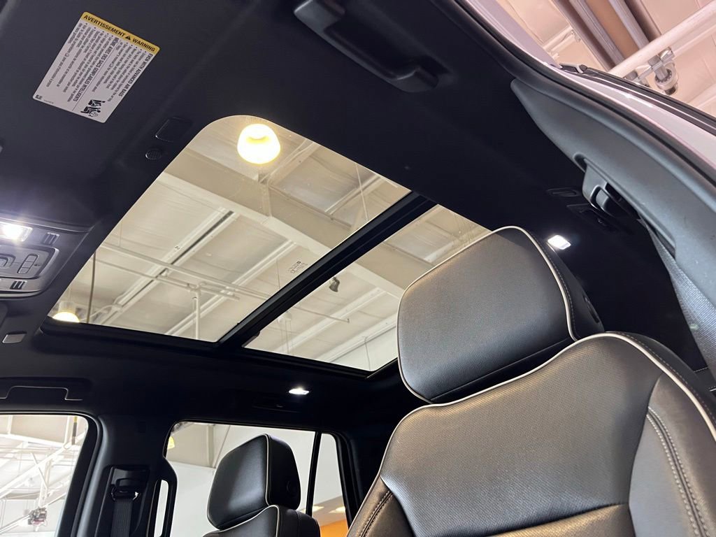 Used 2022 Chevrolet Tahoe Premier AWD/4WD image 21