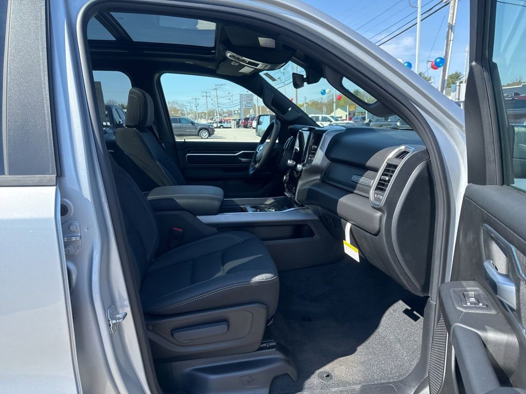 New 2026 RAM 1500 4x4 Crew Cab image 29