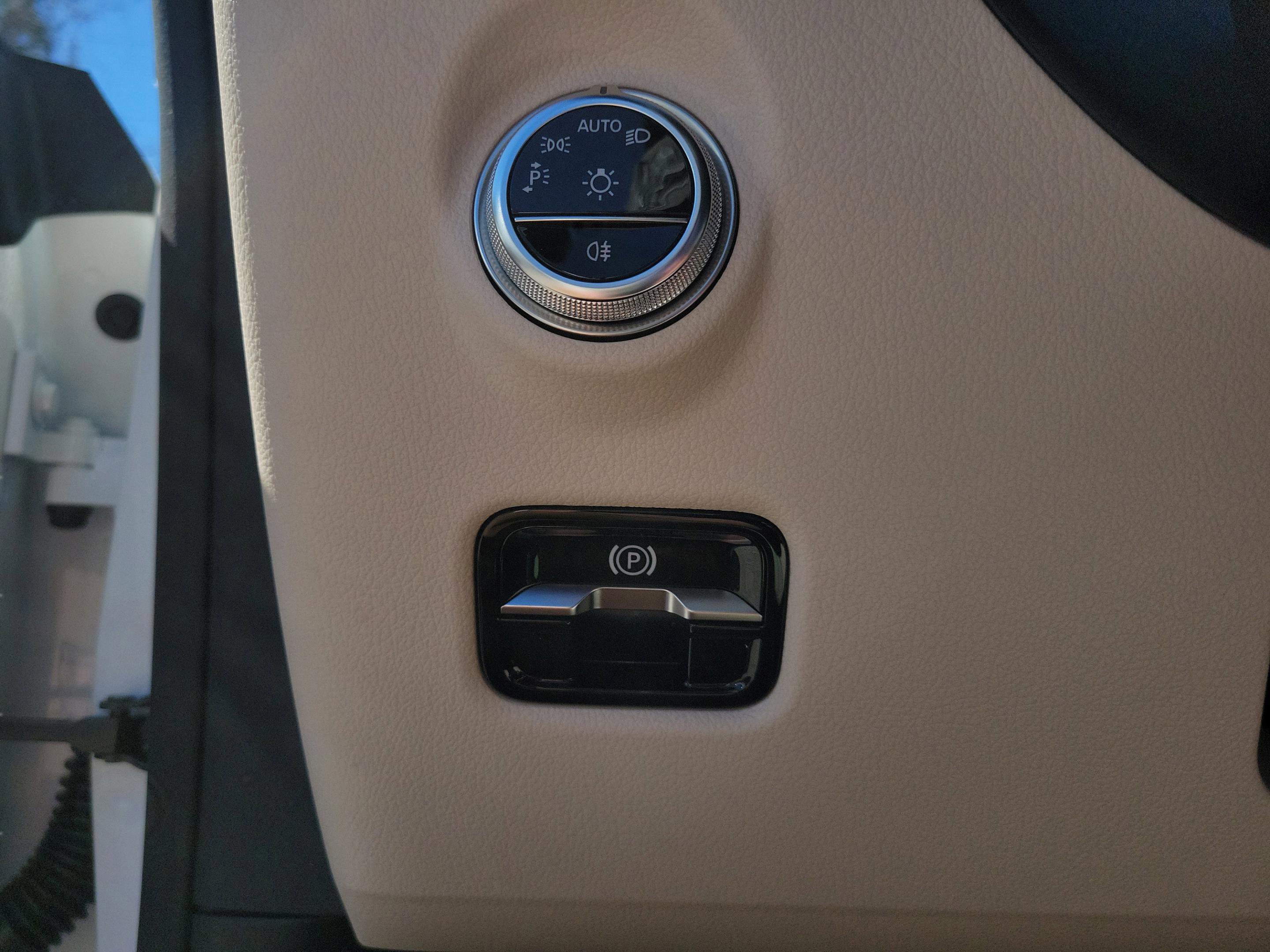 New 2026 Mercedes-Benz CLE 300 4MATIC Coupe image 11