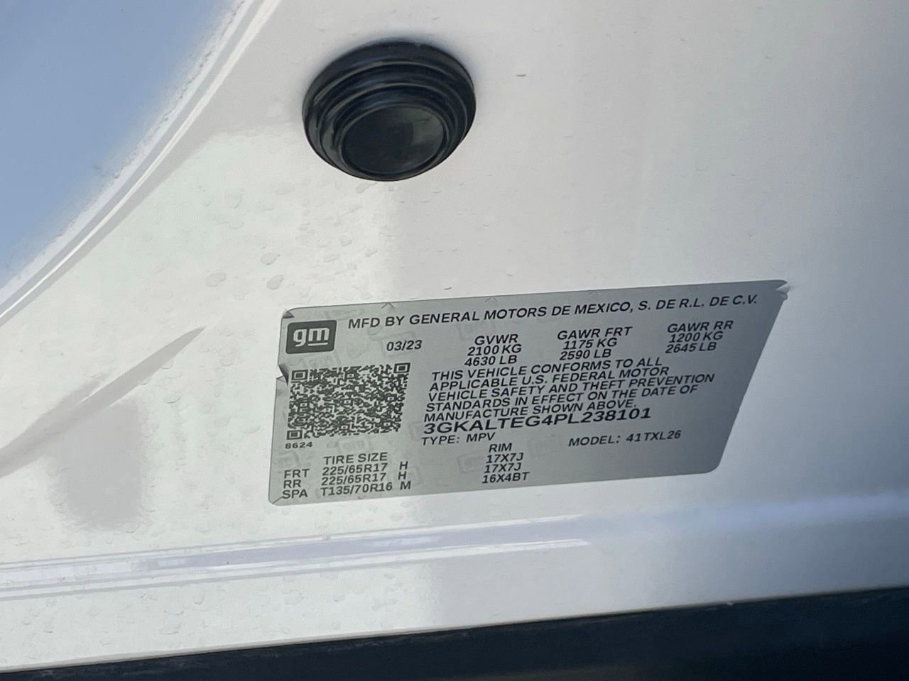 Used 2023 GMC Terrain SLE w/ Driver Convenience Package image 14