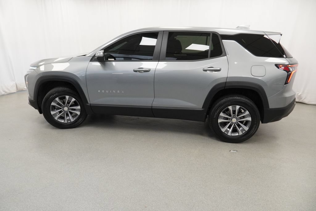Used 2026 Chevrolet Equinox LT w/ Convenience Package II FWD image 17