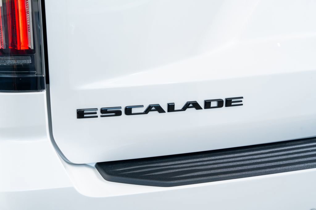 Used 2025 Cadillac Escalade ESV Sport Platinum w/ LPO, ONYX Package RWD image 18