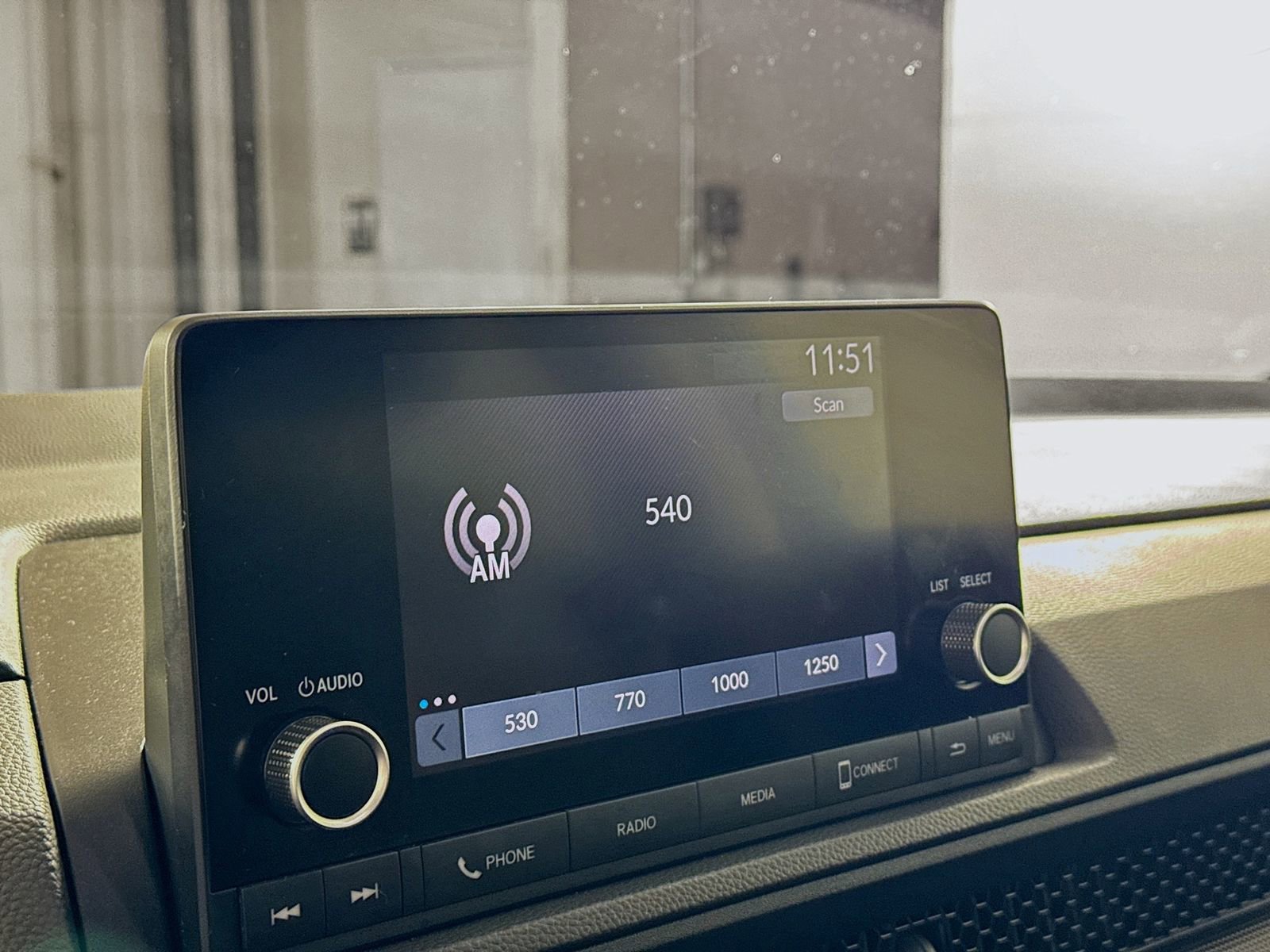 Used 2025 Honda CR-V EX image 11