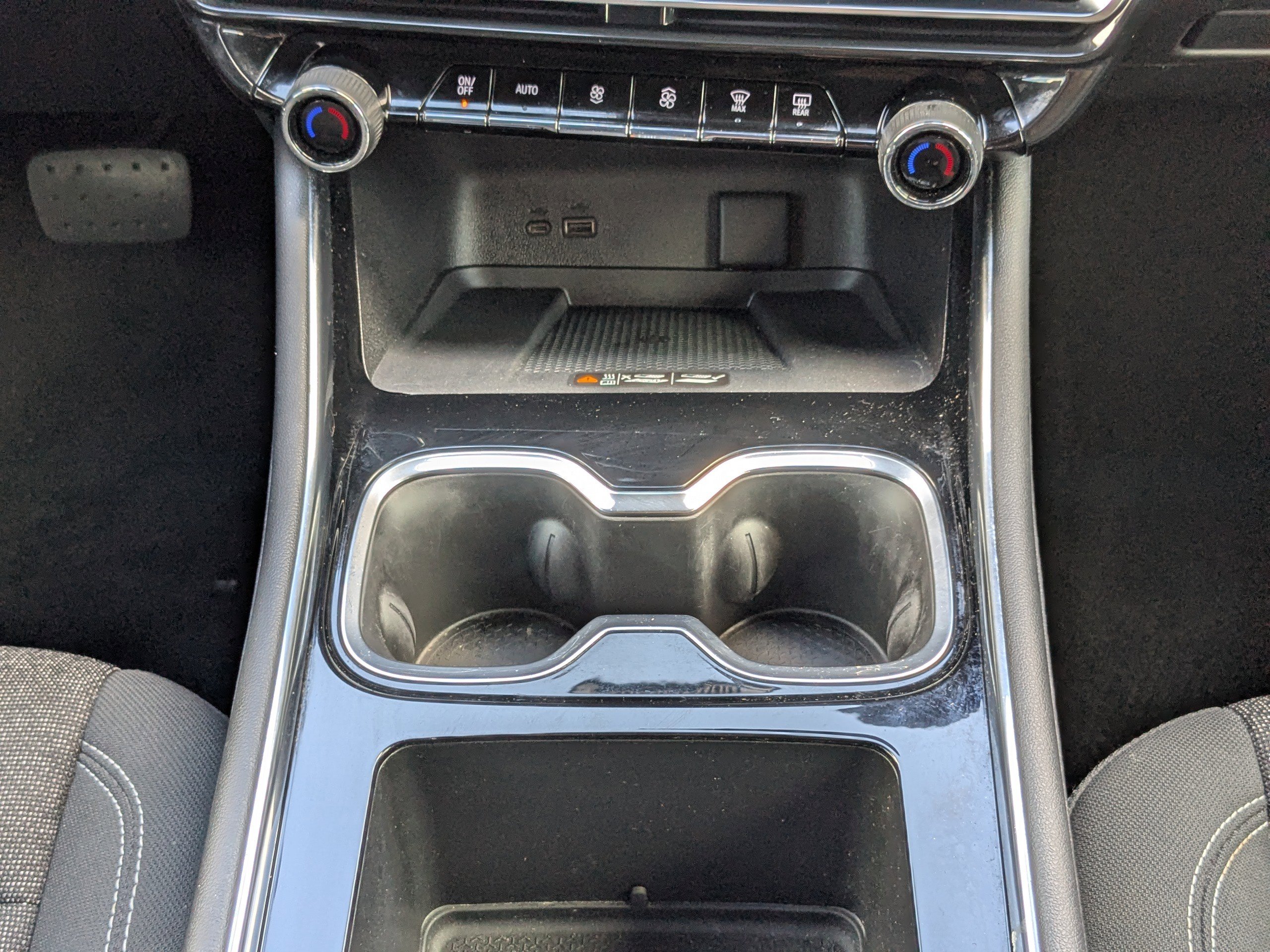 Used 2025 Chevrolet Traverse LT w/ Driver Confidence Package image 22