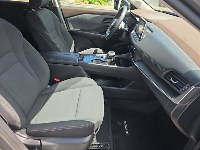 Used 2023 Nissan Rogue S FWD image 32