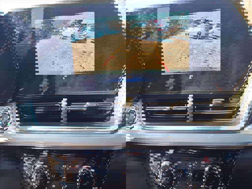 Used 2024 Chevrolet Trax LT w/ Driver Confidence Package image 21