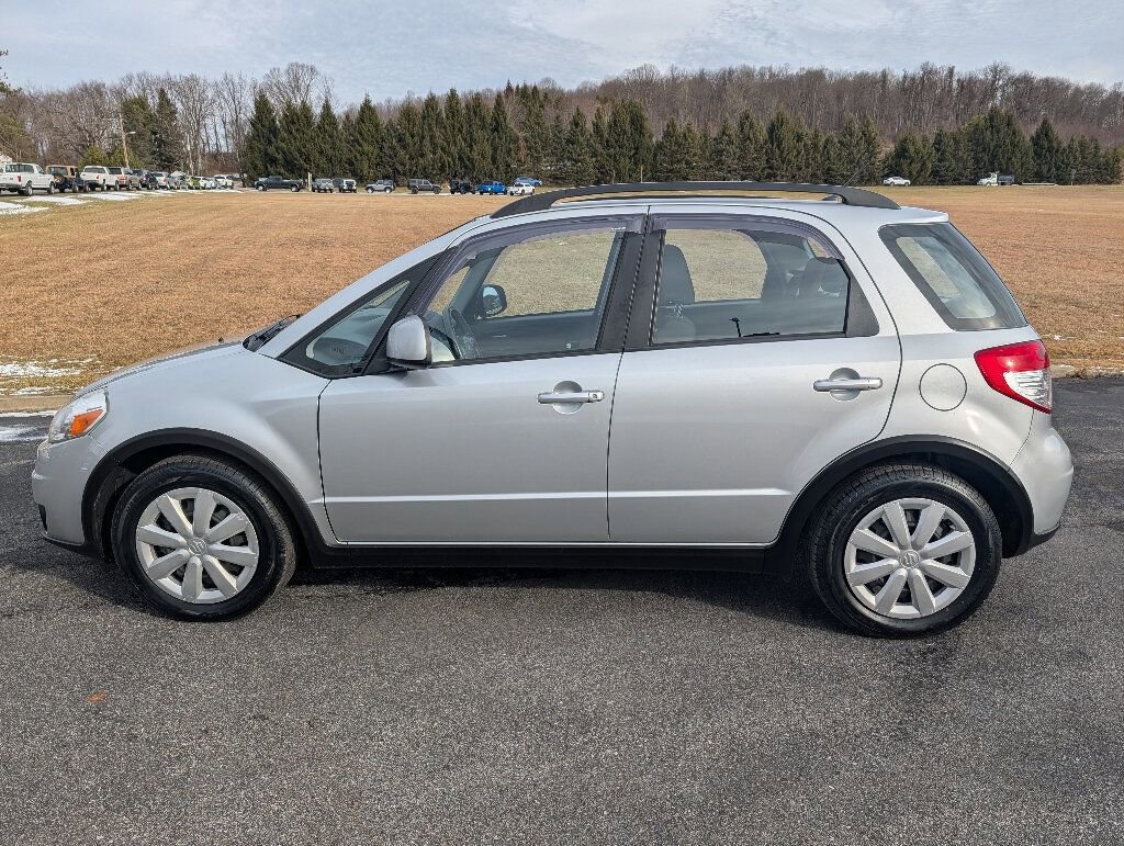 Used 2011 Suzuki SX4 AWD Hatchback image 9