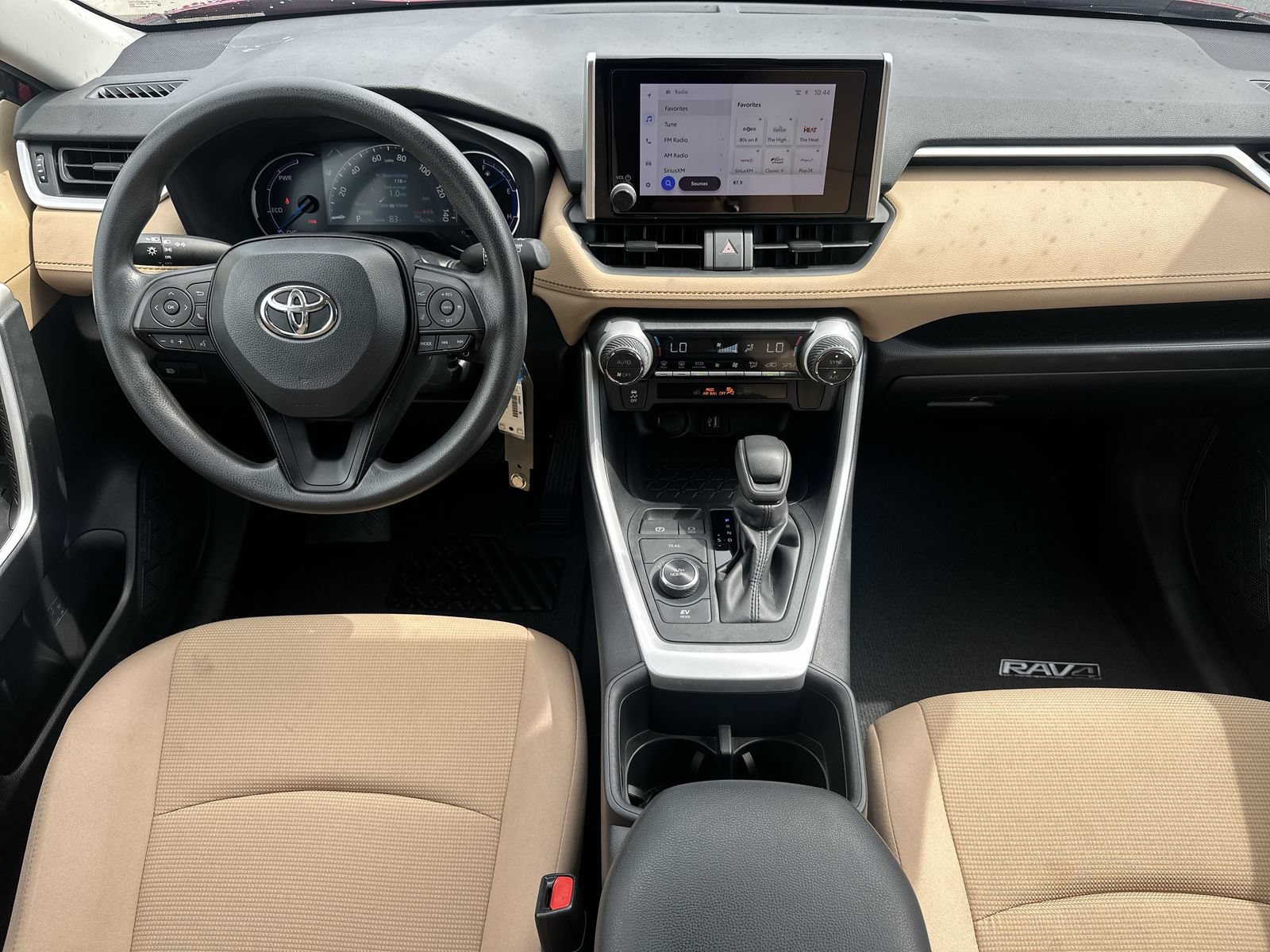 Used 2024 Toyota RAV4 LE AWD/4WD image 18