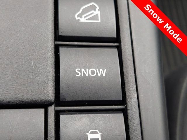 Used 2024 Toyota Highlander LE image 20