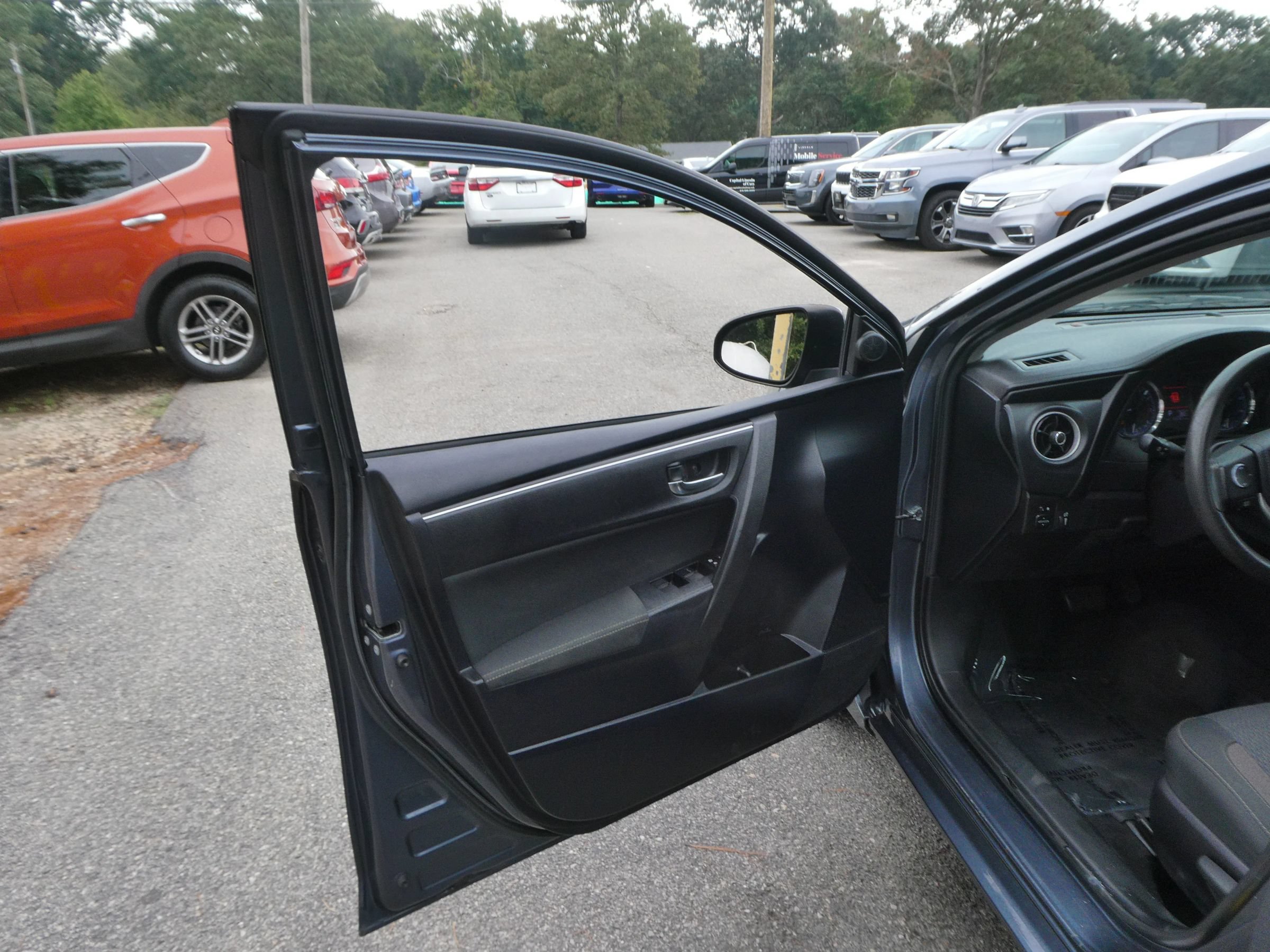 Used 2019 Toyota Corolla LE FWD image 10