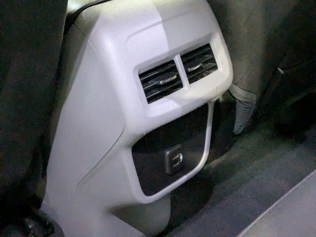 Used 2024 GMC Terrain SLE image 27