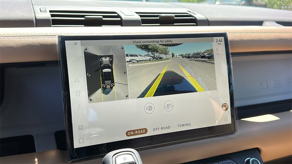 New 2025 Land Rover Defender 110 X-Dynamic SE image 19
