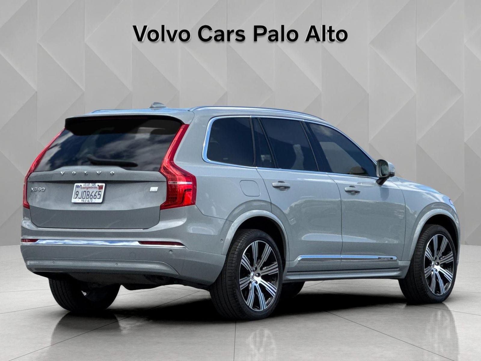 Certified 2024 Volvo XC90 T8 Plus w/ Protection Package Premier AWD/4WD image 3