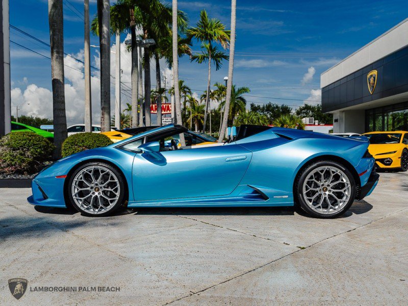 Used 2023 Lamborghini Huracan EVO RWD image 3