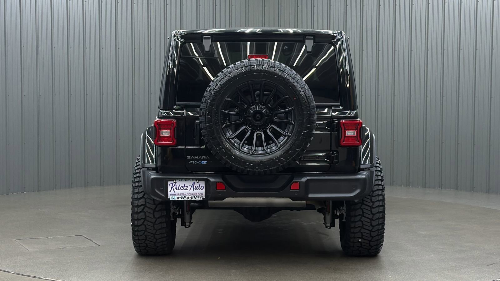 Used 2025 Jeep Wrangler Unlimited Sahara w/ Safety Group AWD/4WD image 4