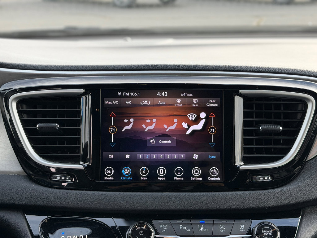 Used 2020 Chrysler Pacifica Touring-L w/ Advanced Safetytec Group image 11