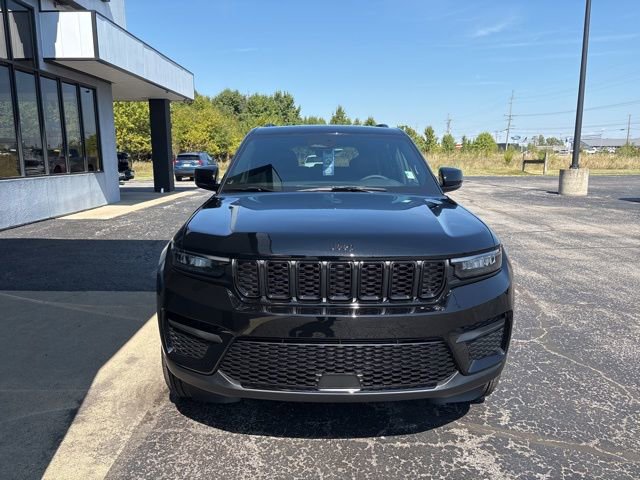 New 2025 Jeep Grand Cherokee Altitude AWD/4WD image 8