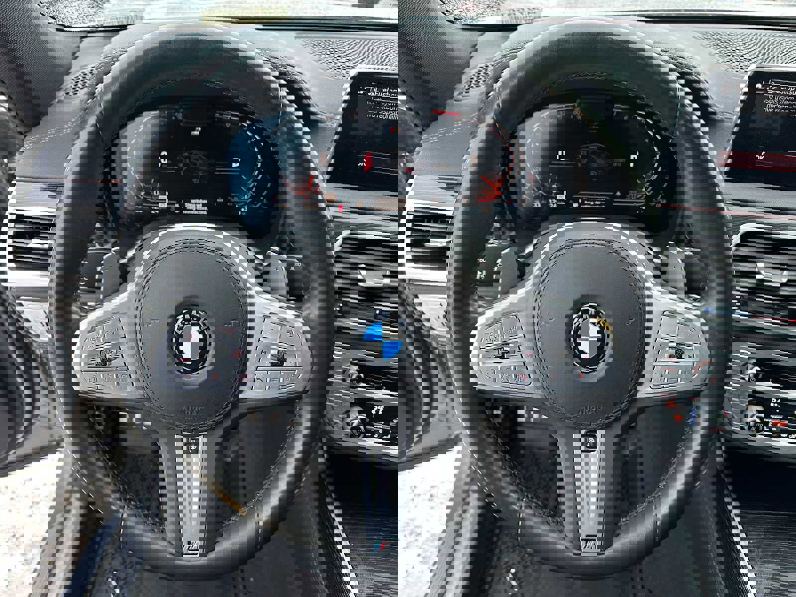 Used 2020 BMW 750i xDrive w/ M Sport Package image 23