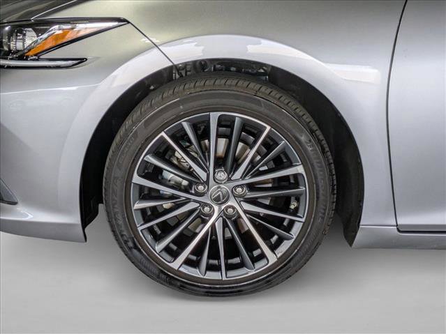 Used 2025 Lexus ES 300h w/ Premium Package image 24