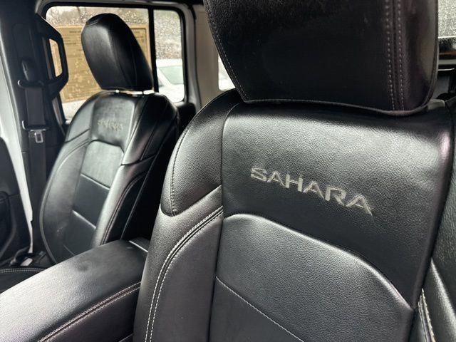Used 2022 Jeep Wrangler Unlimited Sahara w/ Cold Weather Group image 15