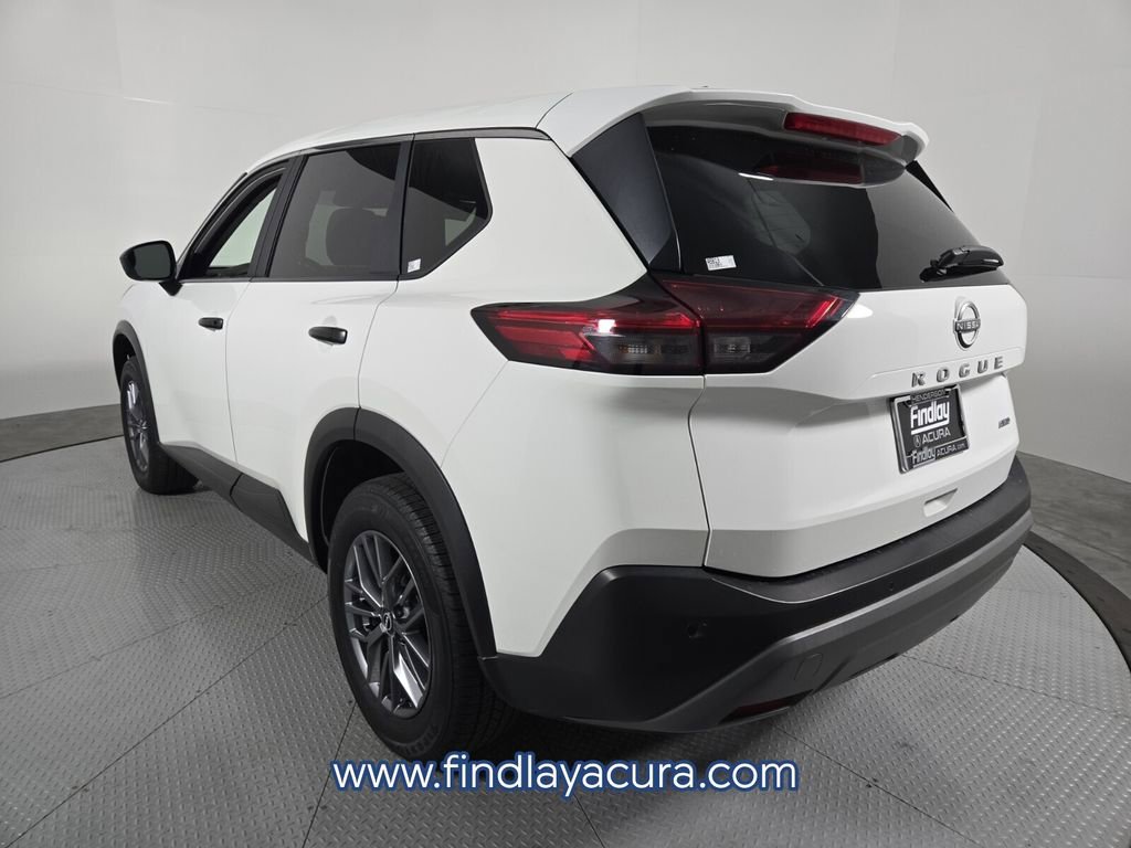 Used 2023 Nissan Rogue S image 4
