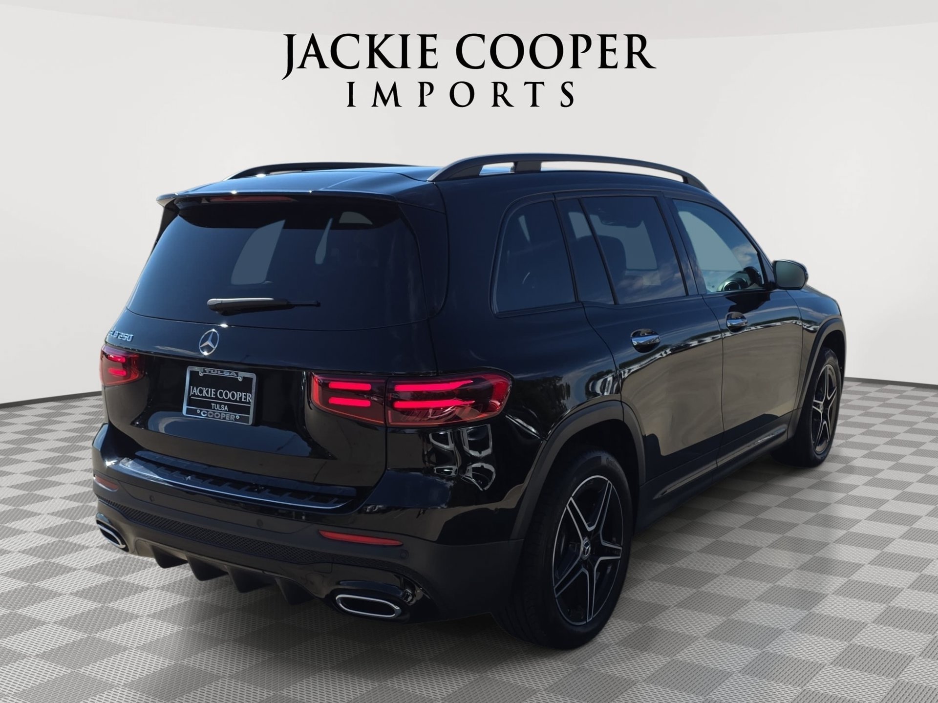Used 2026 Mercedes-Benz GLB 250 image 5