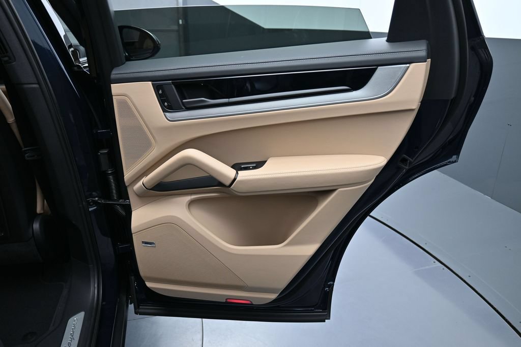 New 2026 Porsche Cayenne S AWD/4WD image 25