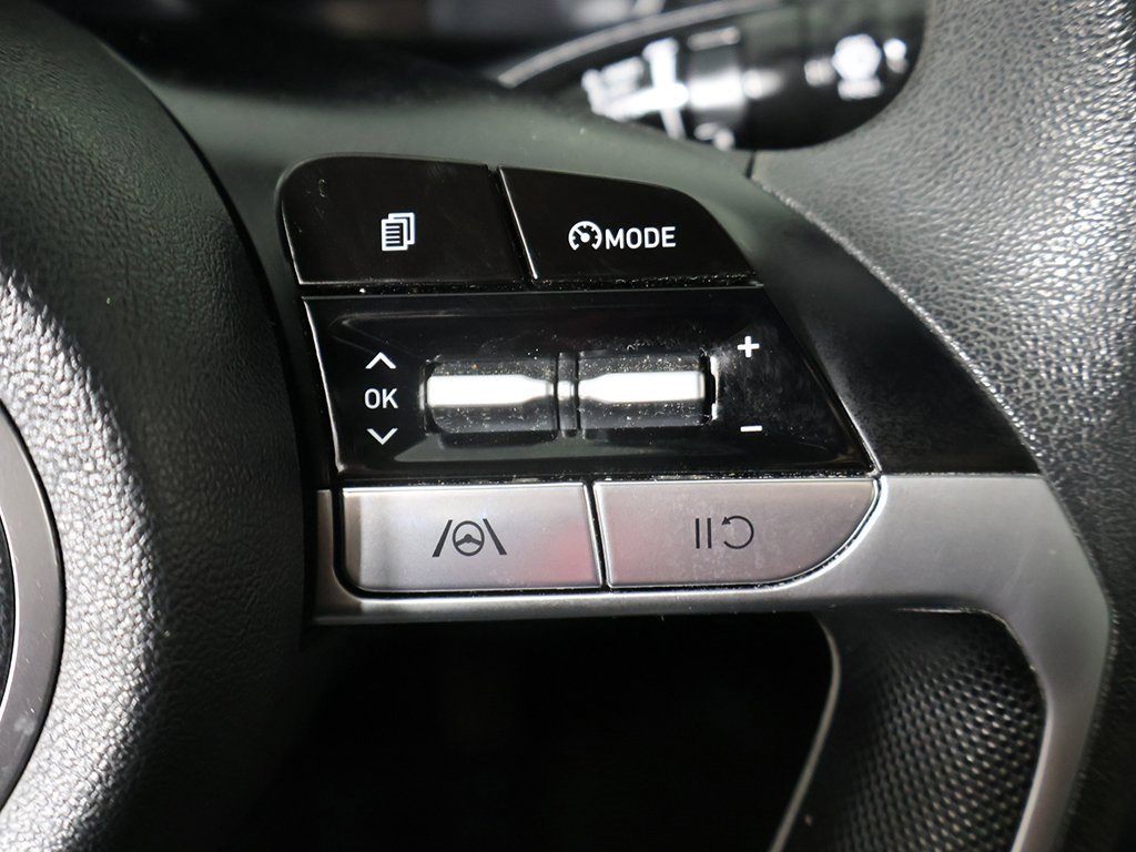 Used 2023 Hyundai Elantra SEL image 39