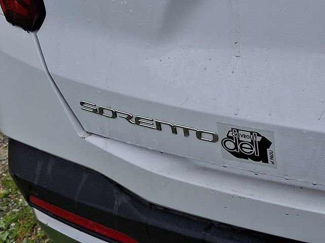 Used 2024 Kia Sorento S image 9