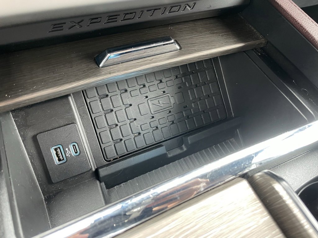 Used 2024 Ford Expedition Max Limited image 13