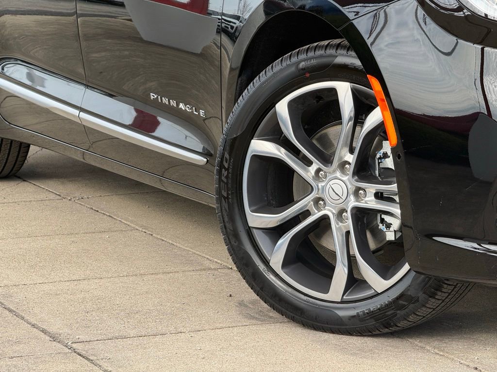 New 2026 Chrysler Pacifica Pinnacle image 11