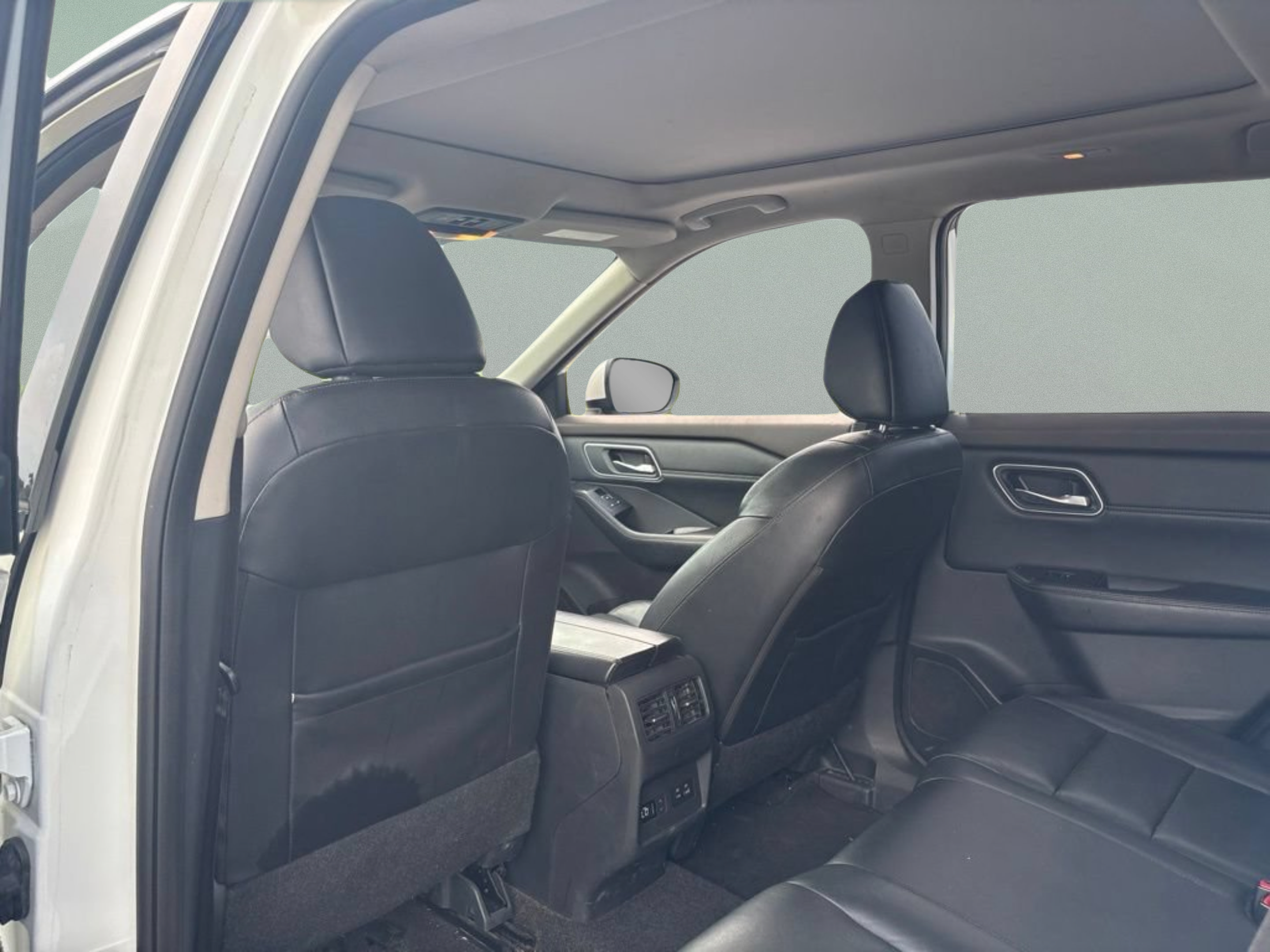 Used 2021 Nissan Rogue SL FWD image 21