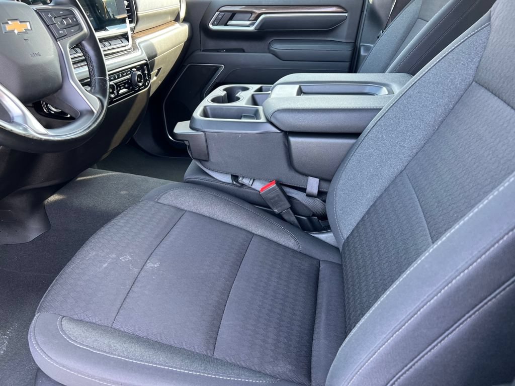 Used 2025 Chevrolet Silverado 2500 LT w/ Convenience Package AWD/4WD image 10