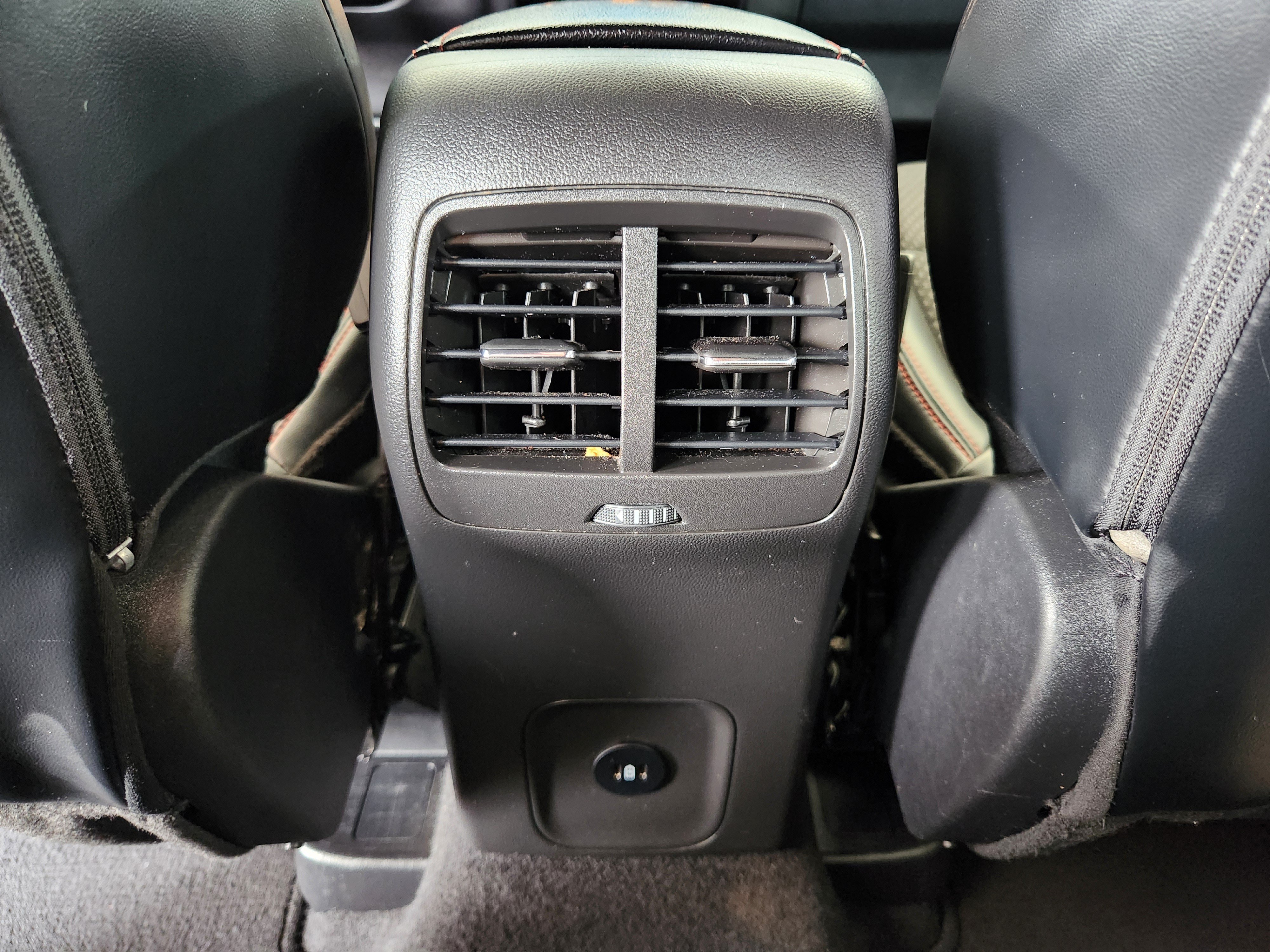 Used 2025 Ford Escape ST-Line FWD image 32